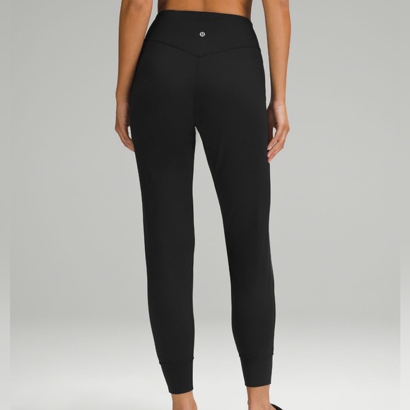 Lululemon Align Joggers - Picture 2 of 4